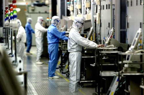 Nhà máy sản xuất linh kiện điện tử tính năng cao